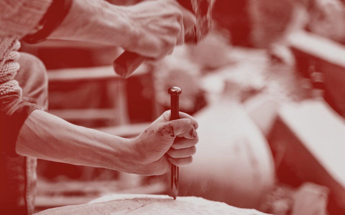 Voci di marmo. La materia come respiro collettivo